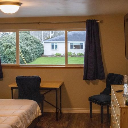Private Home - Playground, Jumping Mat, Bbq, Darts, Firepit, Gazebo, 4 Smart Tvs, White Cotton Bedding, - The Redwood Cul-De Sac Beach Retreat Crescent City Luaran gambar
