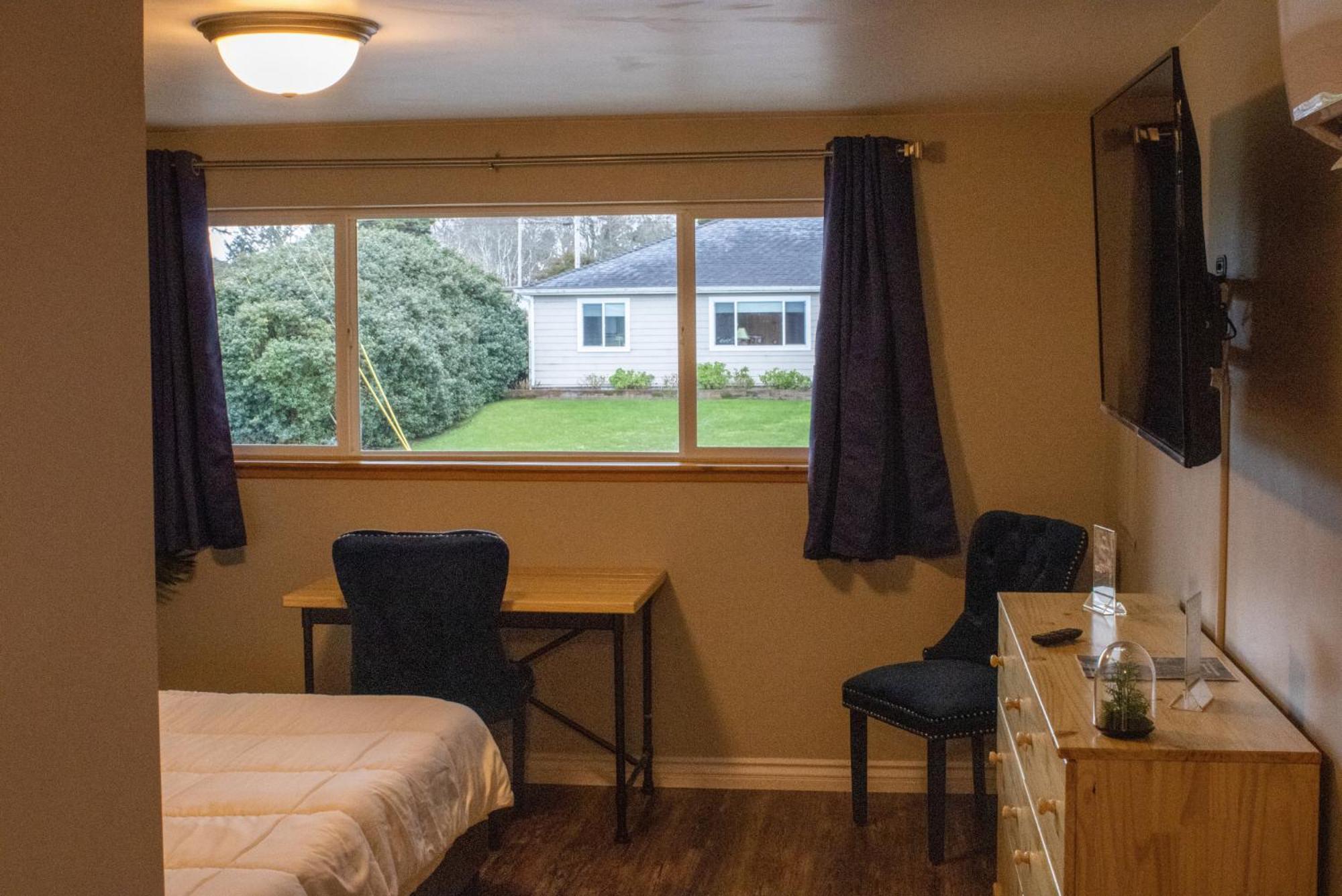 Private Home - Playground, Jumping Mat, Bbq, Darts, Firepit, Gazebo, 4 Smart Tvs, White Cotton Bedding, - The Redwood Cul-De Sac Beach Retreat Crescent City Luaran gambar
