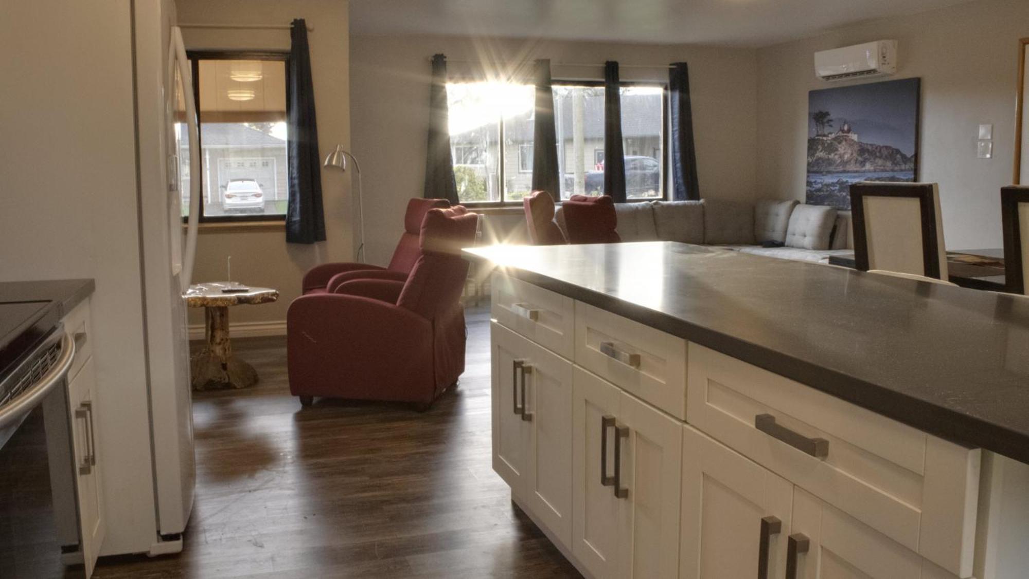 Private Home - Playground, Jumping Mat, Bbq, Darts, Firepit, Gazebo, 4 Smart Tvs, White Cotton Bedding, - The Redwood Cul-De Sac Beach Retreat Crescent City Luaran gambar